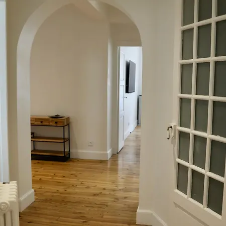 Spacieux Et Renove Au Coeur De Biarritz, A Deux Pas De La Et Des Commerces - Fr-1-239-802 *