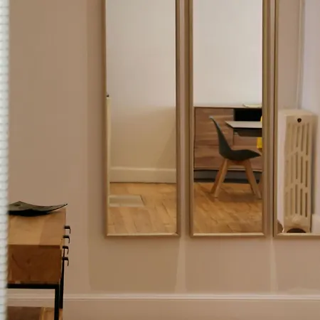 Spacieux Et Renove Au Coeur De Biarritz, A Deux Pas De La Et Des Commerces - Fr-1-239-802