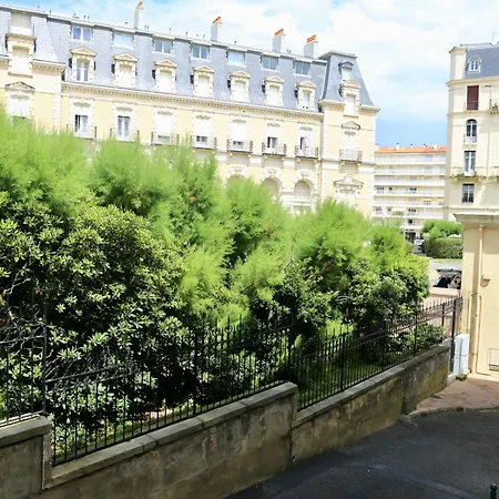 Spacieux Et Renove Au Coeur De Biarritz, A Deux Pas De La Et Des Commerces - Fr-1-239-802