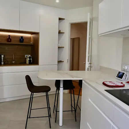 Spacieux Et Renove Au Coeur De Biarritz, A Deux Pas De La Et Des Commerces - Fr-1-239-802 * Биарриц