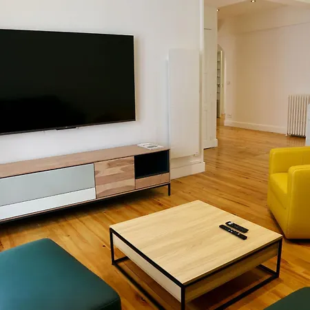 Spacieux Et Renove Au Coeur De Biarritz, A Deux Pas De La Et Des Commerces - Fr-1-239-802 * Биарриц